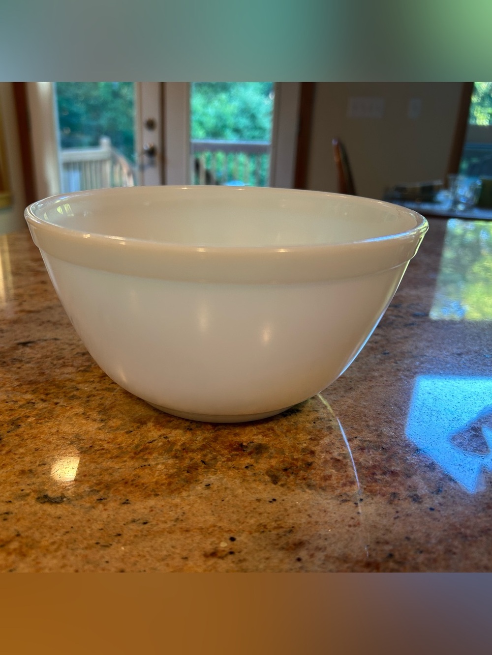 PYREX TRADE MARK #402 1 1/2Qt. Opal White Milk Glass Mixing Nesting Bowl